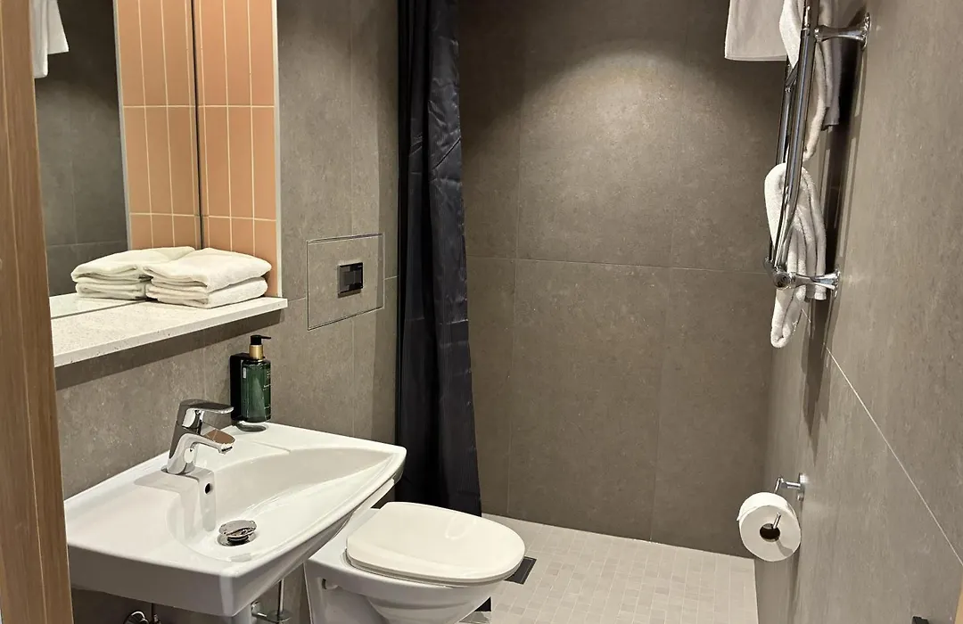 Sky Hotel Malmoe City-1
